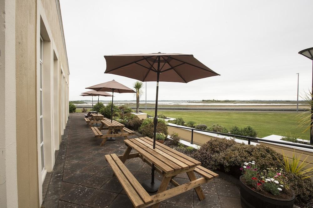 Park Inn By Radisson Shannon Airport Eksteriør billede