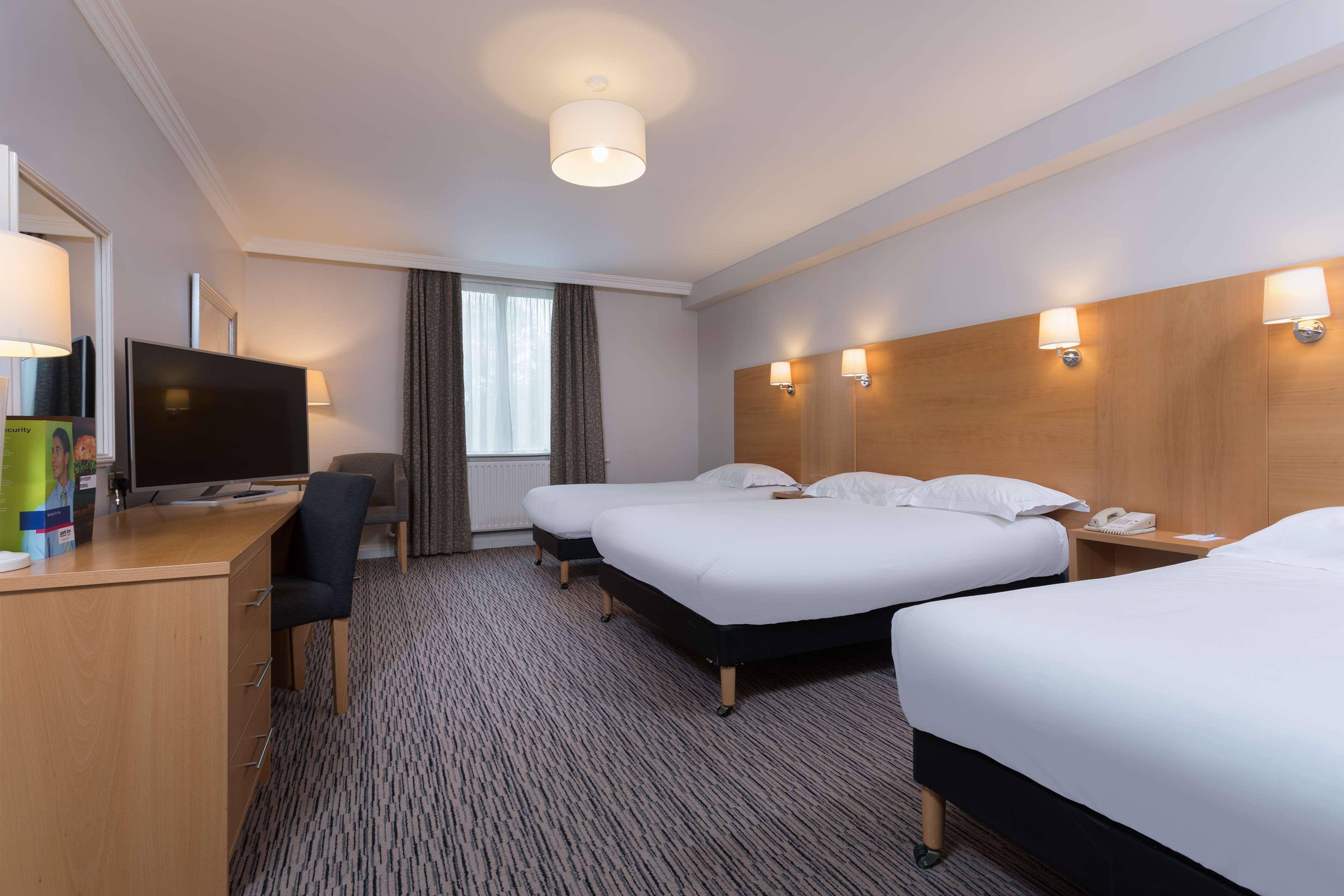 Park Inn By Radisson Shannon Airport Eksteriør billede