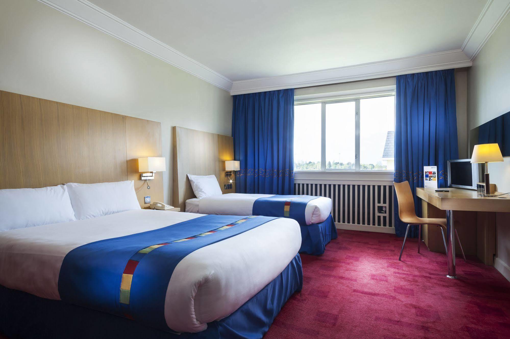 Park Inn By Radisson Shannon Airport Eksteriør billede