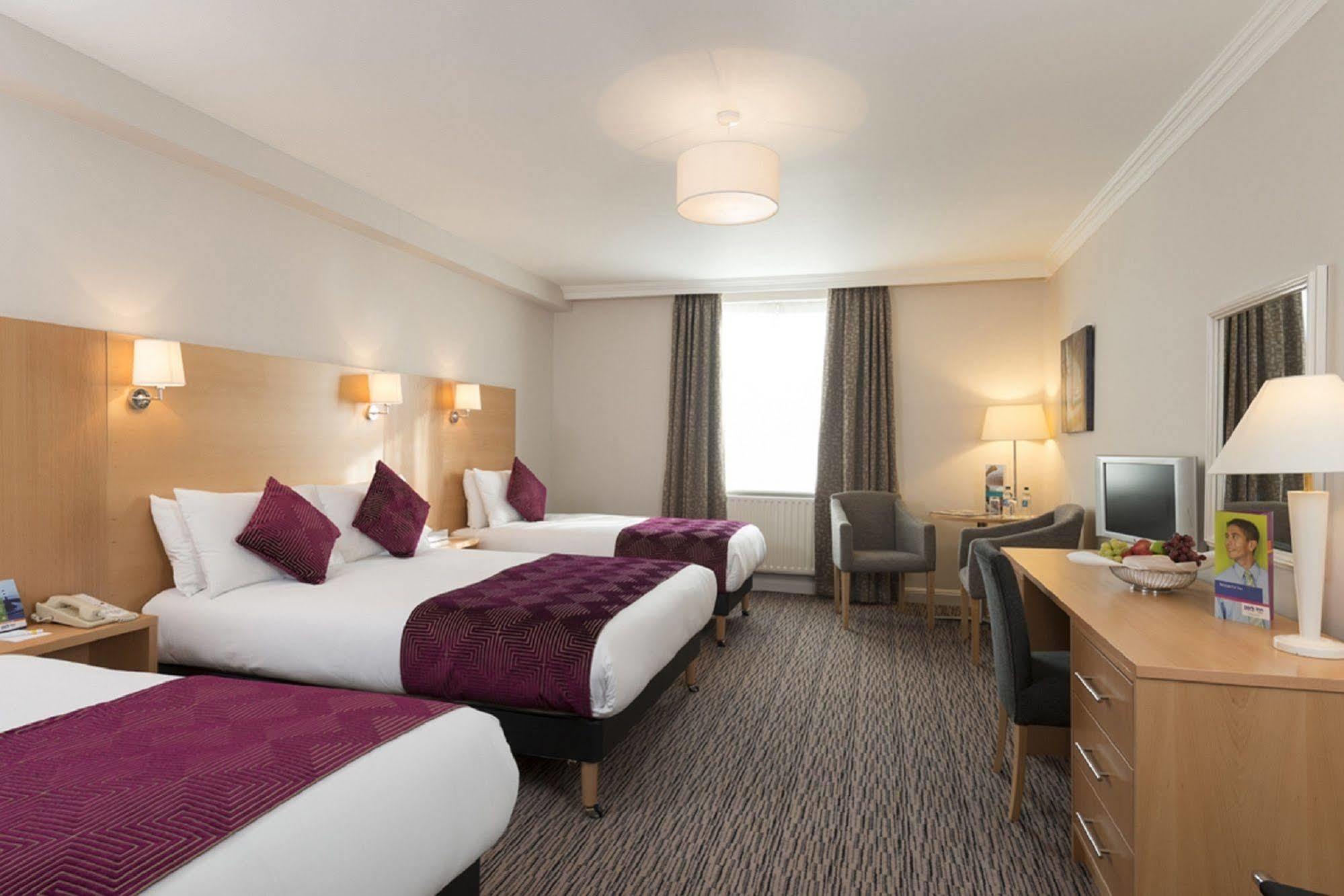 Park Inn By Radisson Shannon Airport Eksteriør billede