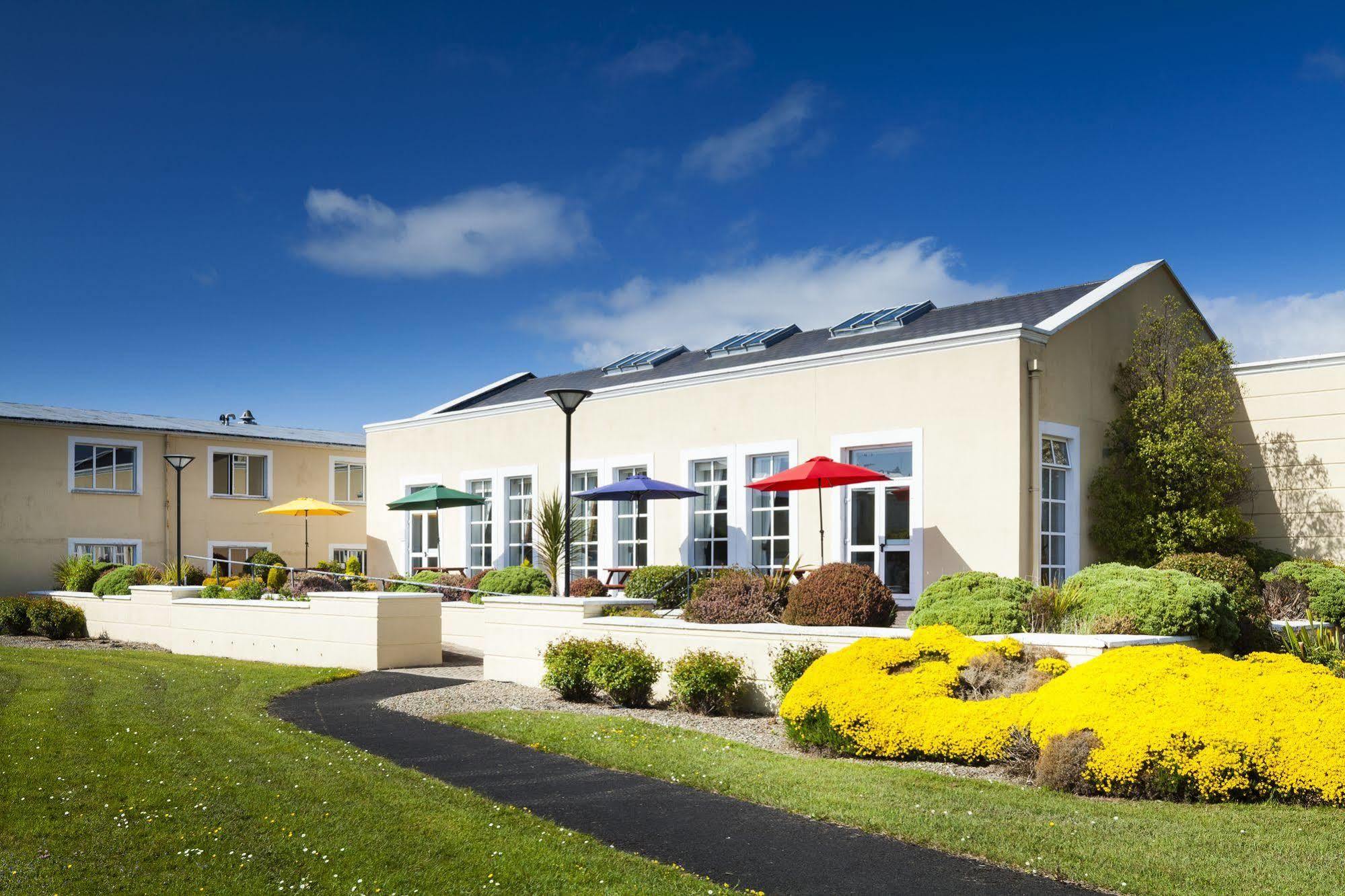 Park Inn By Radisson Shannon Airport Eksteriør billede